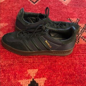 RESERVED Adidas Black Sneakers Classic Low-Top Design